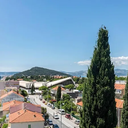 Apartment Dorna Near Center And Bacvice *